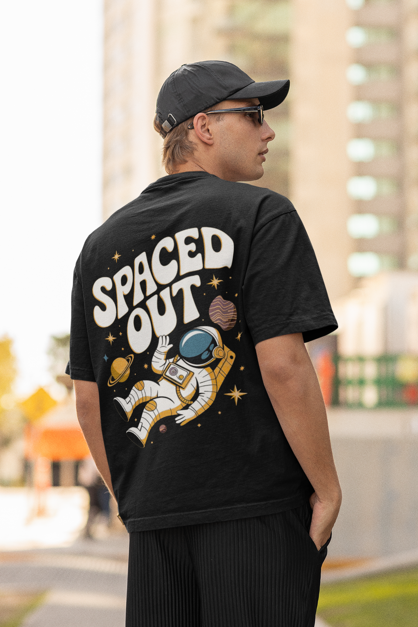 Spaced Out Oversized T-Shirt – Astronaut on Moon Minimal Streetwear T-shirt